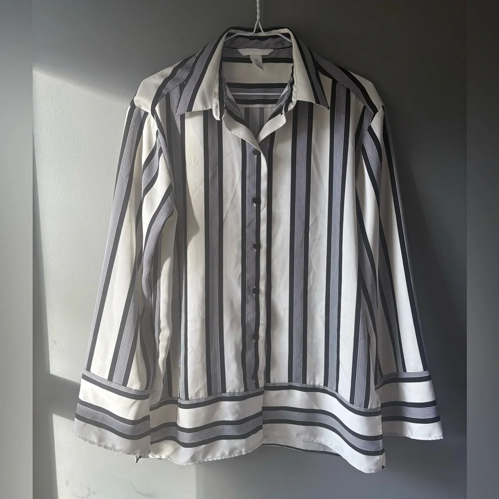 Striped Black and White Women's Top, HM, size small, loose fit, business casual - Picture 2 of 9